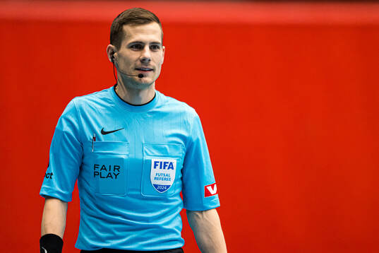 Referee