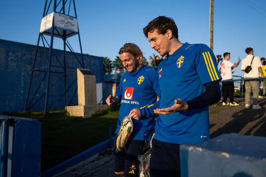 Emil Forsberg and Victor Nilsson Lindelöf of the Swedish