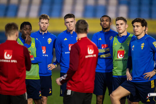 Anthony Elanga, Samuel Gustafson, Emil Holm, Isak Hien,