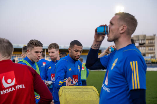 Viktor Gyökeres, Isak Hien and goalkeeper Robin Olsen of