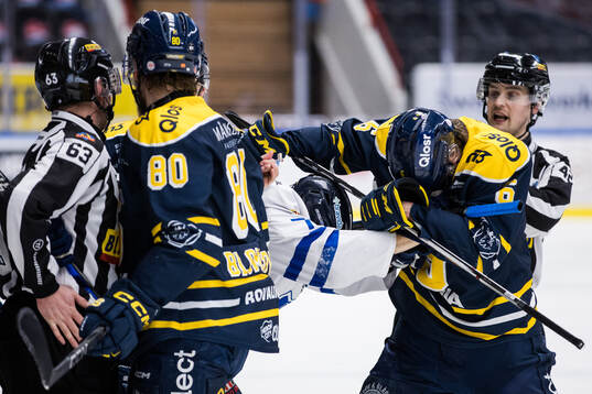 Karlskogas Viktor Lennartsson och Södertäljes Olli Vainio