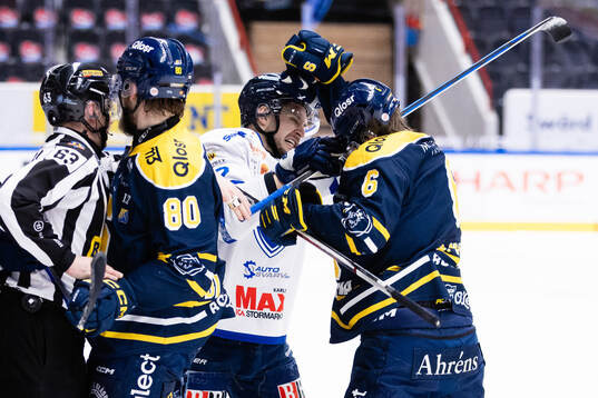 Karlskogas Viktor Lennartsson och Södertäljes Olli Vainio
