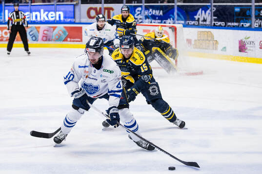 Karlskogas Kalle Jellvert och Södertäljes Albin Carlson