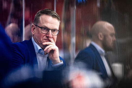 Södertäljes tränare Magnus Bogren deppar