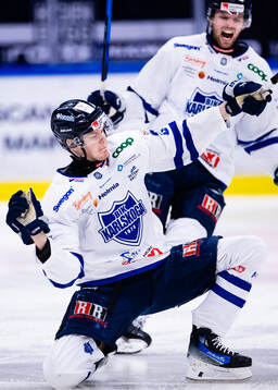 Karlskogas Albin Eriksson jublar