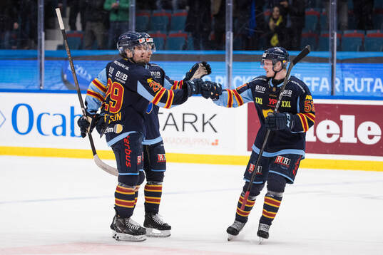 Djurgårdens Axel Andersson och David Blomgren jublar