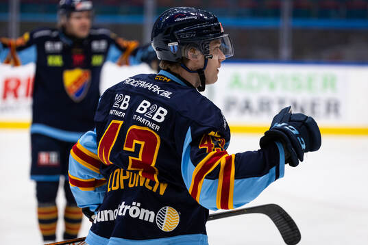 Djurgårdens Kalle Loponen jublar