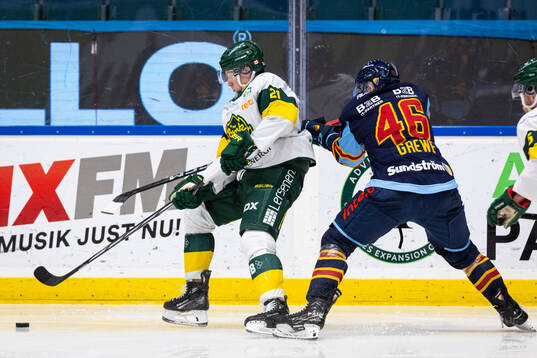Björklövens Myles Powell och Djurgårdens Albin Grewe