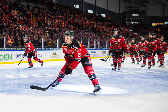 Luleås Juhani Tyrväinen jublar