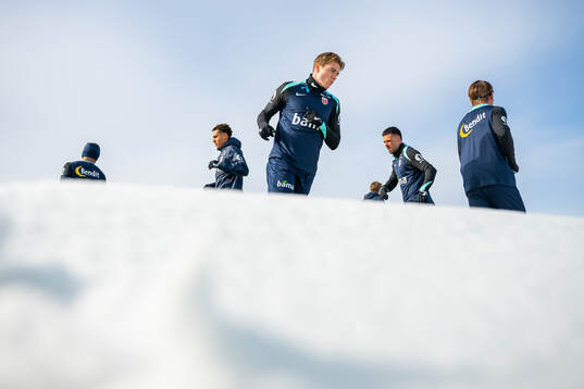 Kristian Thorstvedt and players of the Norwegian national