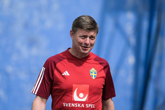 Head coach Jon Dahl Tomasson of the Swedish men's national