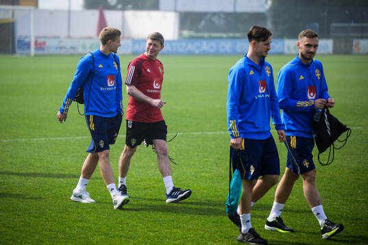 Carl Starfelt, head coach Jon Dahl Tomasson, Simon Olsson