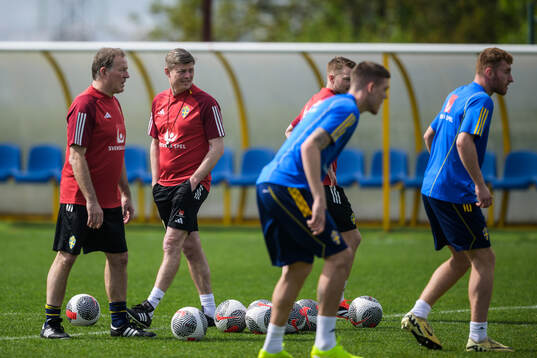 Assistant coach Remy Reijnierse and head coach Jon Dahl