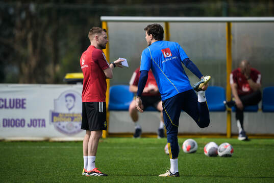Assistant coach Sebastian Larsson and Victor Nilsson