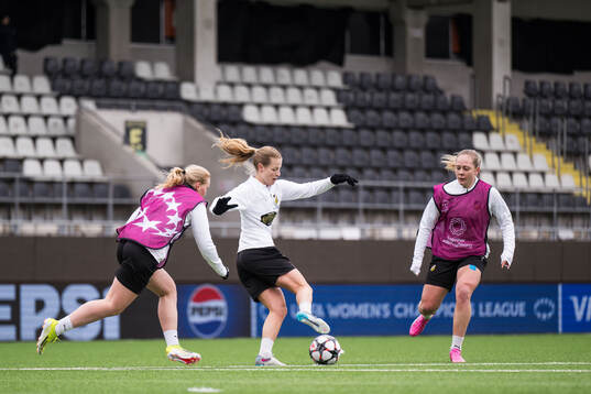 Anna Anvegård and Alice Bergström of Häcken