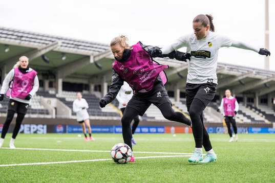 Katariina Kosola and Hanna Wijk of Häcken