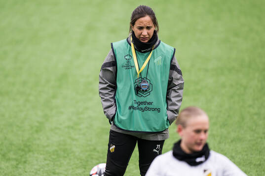 Assistant coach Bri Campos of Häcken