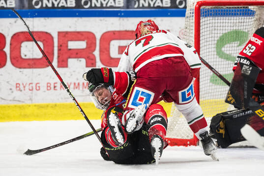 Luleås Jenni Hiirikoski och Modos Anna Andersson