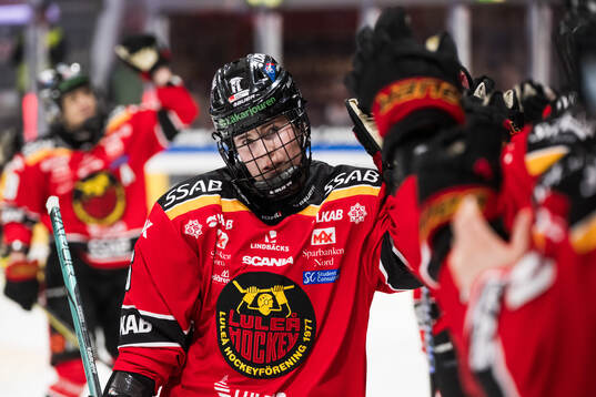 Luleås Petra Nieminen jublar