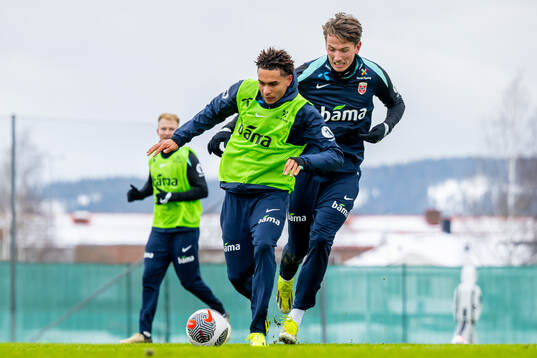 Antonio Nusa and Sander Berge of the Norwegian national