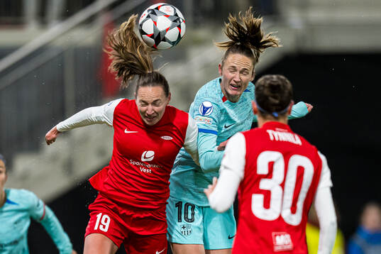 Marit Bratberg Lund of Brann and Caroline Graham Hansen of