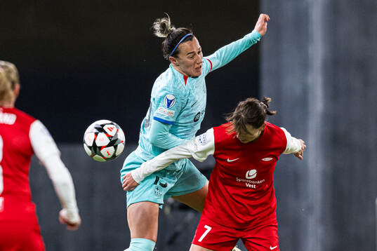 Catalina Coll of Barcelona and Rakel Engesvik of Brann