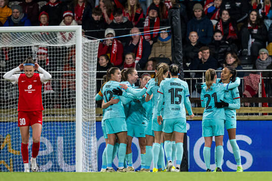 Salma Paralluelo of Barcelona celebrates
