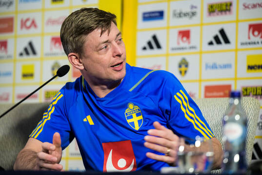 Head coach Jon Dahl Tomasson of the Swedish men's national