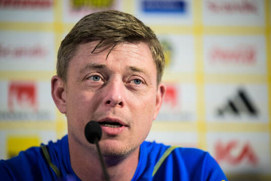 Head coach Jon Dahl Tomasson of the Swedish men's national