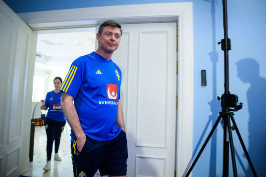 Head coach Jon Dahl Tomasson of the Swedish men's national