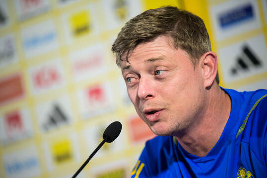 Head coach Jon Dahl Tomasson of the Swedish men's national