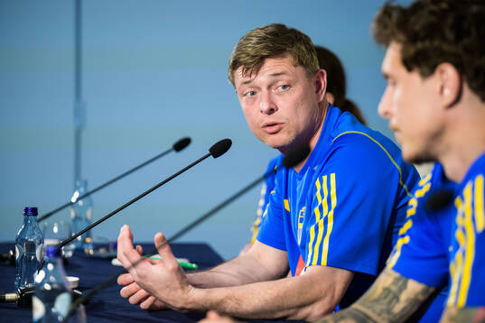 Head coach Jon Dahl Tomasson of the Swedish men's national