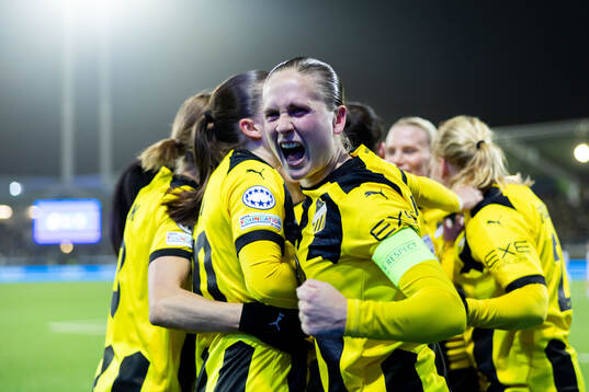 Filippa Curmark of Häcken celebrates