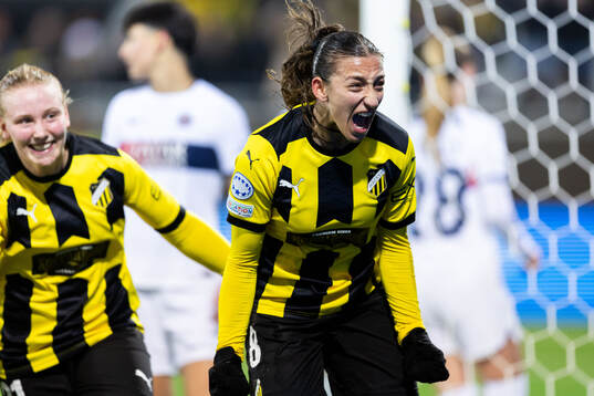 Rusul Rosa Kafaji of Häcken celebrates