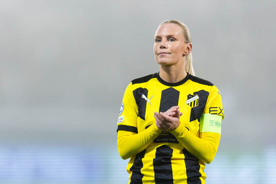 Josefine Rybrink of Häcken looks dejected