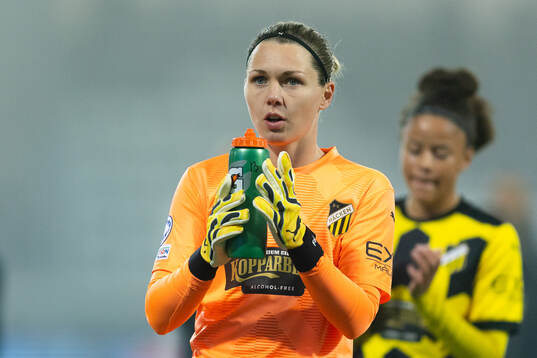 Goalkeeper Jennifer Falk of Häcken looks dejected