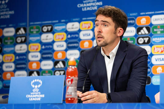 Head coach Jocelyn Precheur of Paris Saint Germain