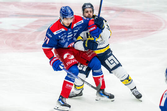 Oskarshamns Viktor Lodin och HV71s Isac Brännström