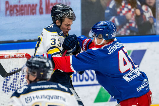 HV71s Måns Lindbäck och Oskarshamns Johan Johnsson