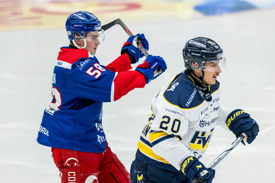 Oskarshamns Hugo Jonasson och HV71s Andre Petersson