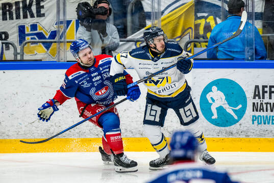 Oskarshamns David Quenneville och HV71s Isac Brännström