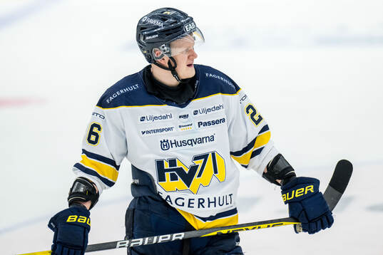HV71s Tommi Tikka deppar