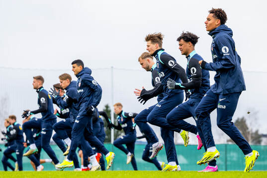 David Møller Wolfe, Oscar Bobb, Antonio Nusa and players