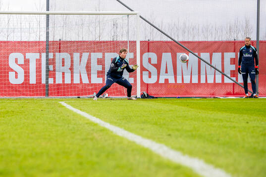 Goalkeeper Mathias Dyngeland and goalkeeper Ørjan