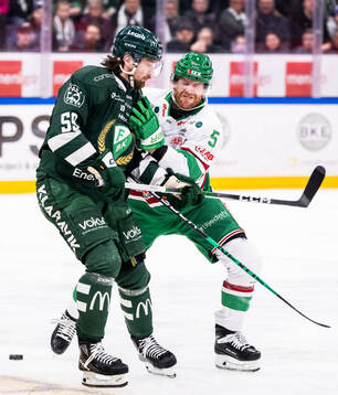 Färjestads Linus Johansson och Rögles Ludvig Claesson