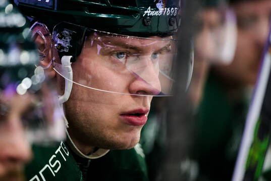 Färjestads Victor Ejdsell deppar