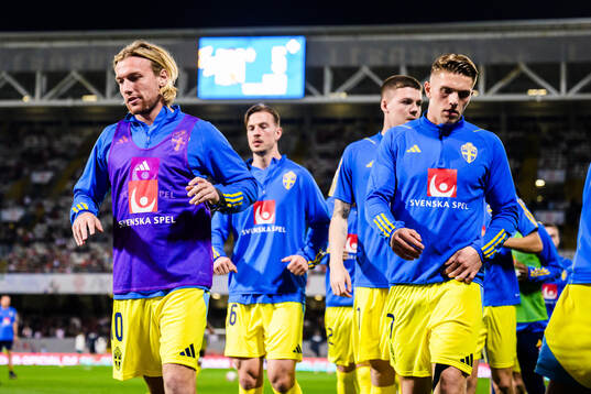 Emil Forsberg and Viktor Gyökeres of Sweden