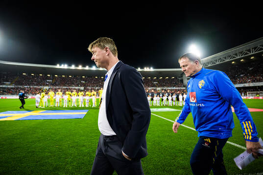 Head coach Jon Dahl Tomasson and assistant coach Remy