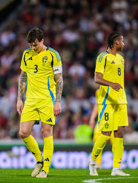Victor Nilsson Lindelöf of Sweden looks dejected