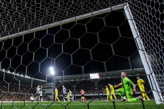 Goalkeeper Robin Olsen of Sweden reacts